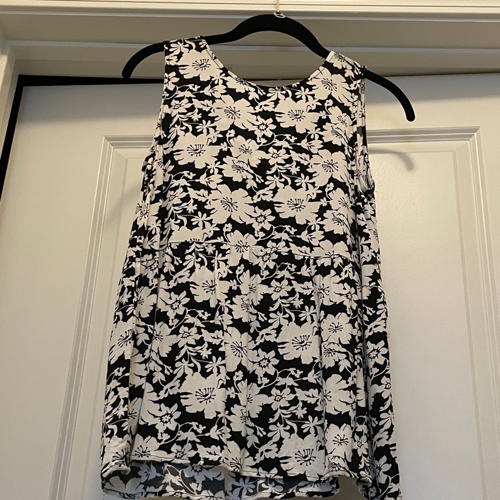 LOFT floral Black and White Sleeveless peplum Top
